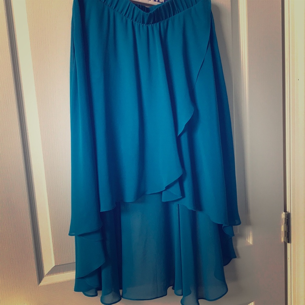 Bebe high low skirt